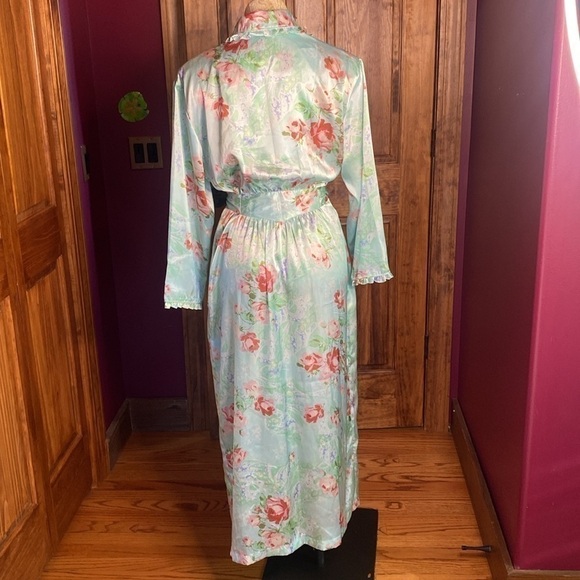 Intimate Essentials ruffled floral pastel  satiny silky long Robe roses sz S - Picture 6 of 13